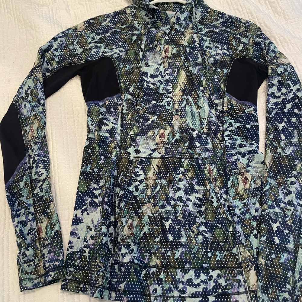 LULULEMON RUNBEAM HOODIE